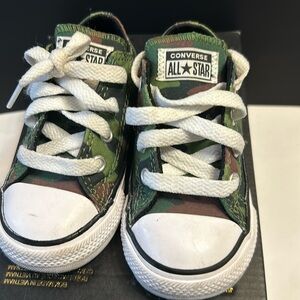 Converse Toddler Sz 6, Worn, but good condition Army fatigue color